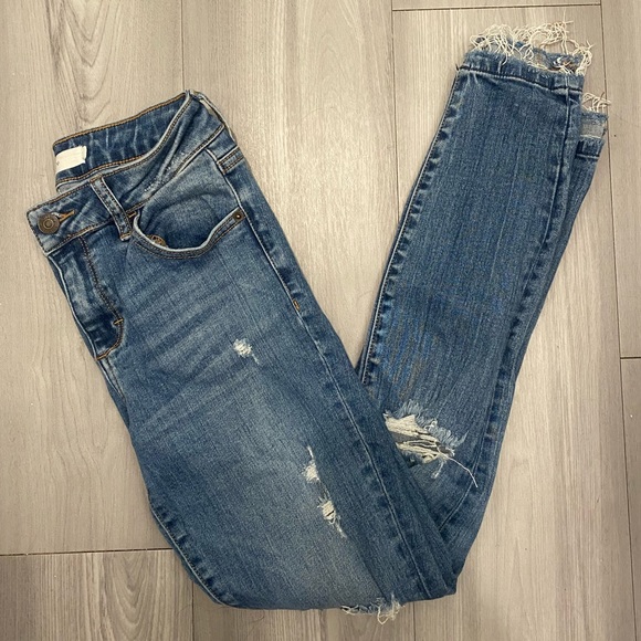 ✨HIDDEN BRAND JEANS✨